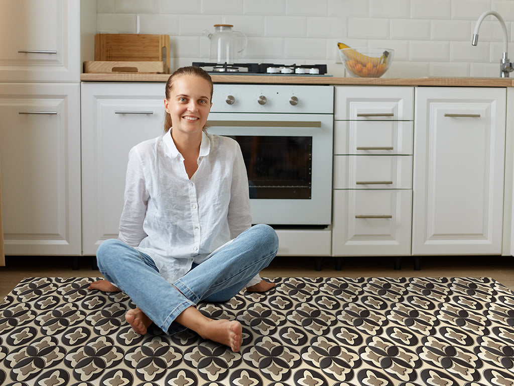 Quatrefoil geometric pattern vinyl floor mat with 3D effect design – Water-Resistant & Non-Slip for Bathroom, Kitchen, Hallway – 70 cm Width  | By the Meter